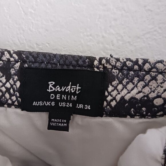 Bardot snake print zipper and front pockets jumpsuit size 24 - Picture 6 of 8